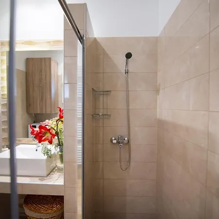 Liovore Apartment *